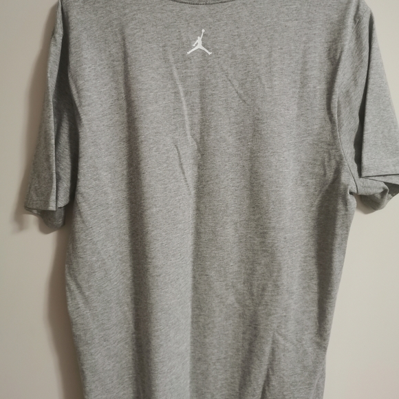 Cool grey Air Jordan t-shirt - Picture 3 of 3